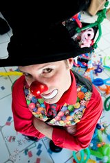 M.Bob is the greatest partner to Drouille the clown for a line up work of balloon sculptures. He is an Award winner of one of the greatest balloon competitions in the USA. His talent just keep growing, espacially when he works with his favorite clown; Drouille!