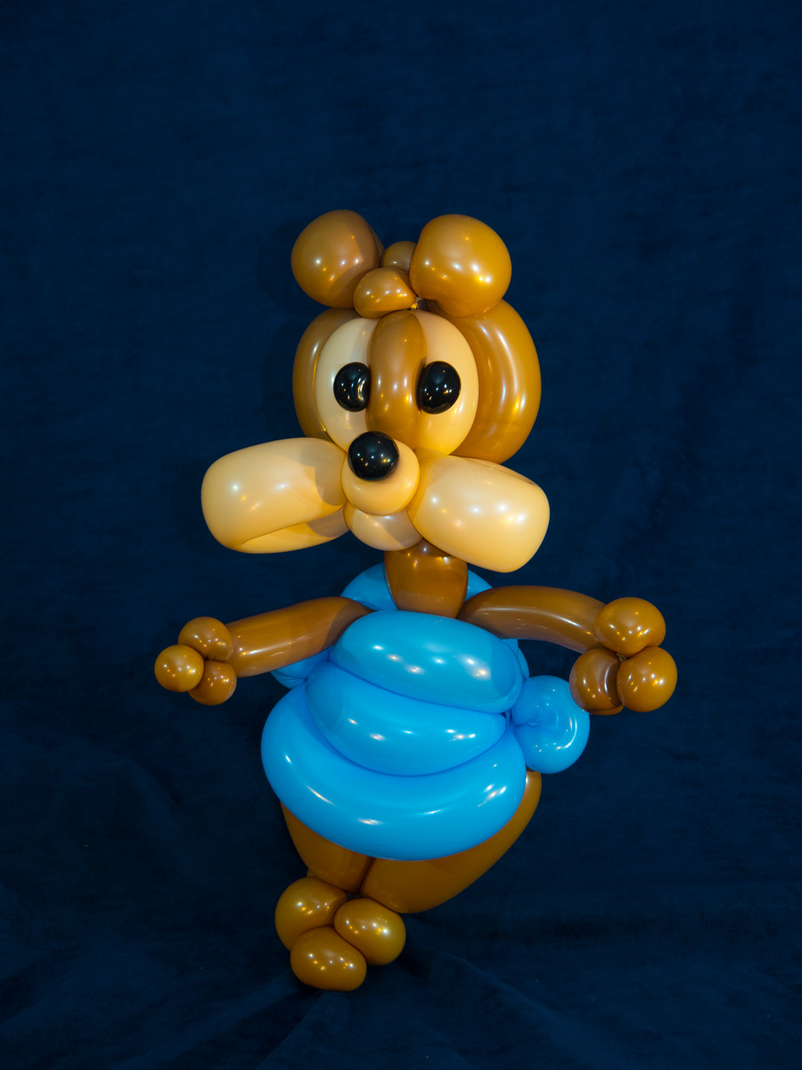 un hamster? un chipmunk? une chipette? NON ! c'Est un BALLON !!