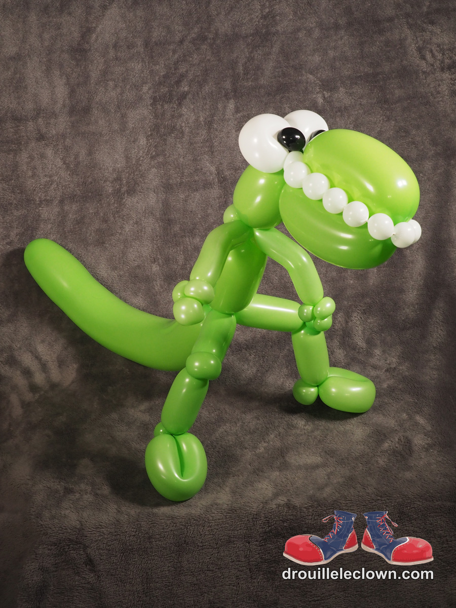 Le ballounosaurus est le tout premier dinausaure a disparaitre de la surface terrestre... il a explosé.