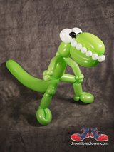 Le ballounosaurus est le tout premier dinausaure a disparaitre de la surface terrestre... il a explosé.